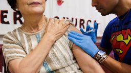 По данным источников, FDA намерено вынести самое серьезное предупреждение в отношении вакцин от COVID-19.