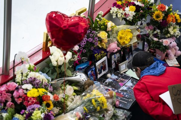 Бывший гонщик NASCAR Грег Биффл стал очередным спортсменом, погибшим в авиакатастрофе.