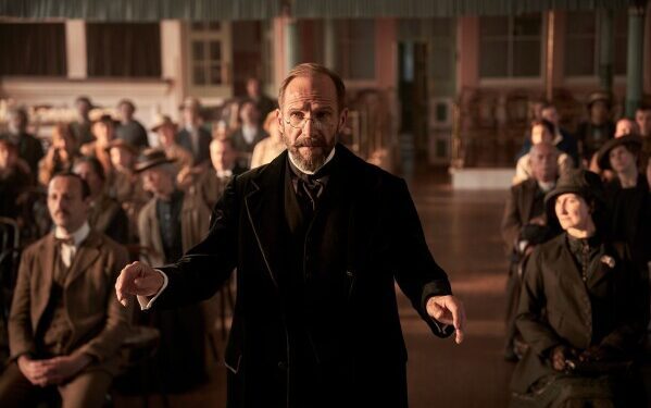 Франция предоставила гражданство Джорджу и Амаль Клуни и их близнецам Элле и Александру.