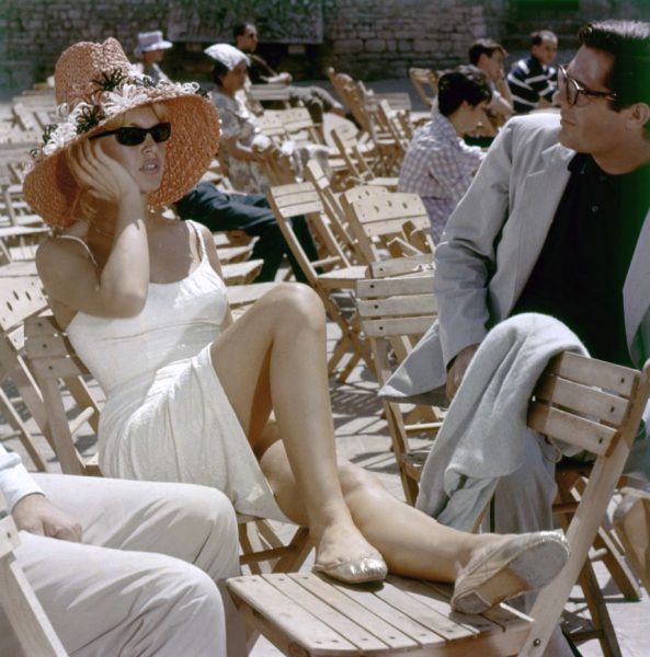 Французский шик или правая пин-ап модель? Сложное стилистическое наследие Брижит Бардо.