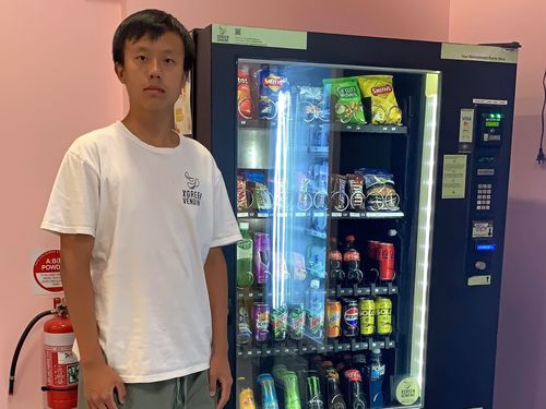 Хейвену всего 15, но у него уже целый парк автоматов по продаже закусок. Хейвену всего 15, но у него уже целый парк автоматов по продаже закусок.