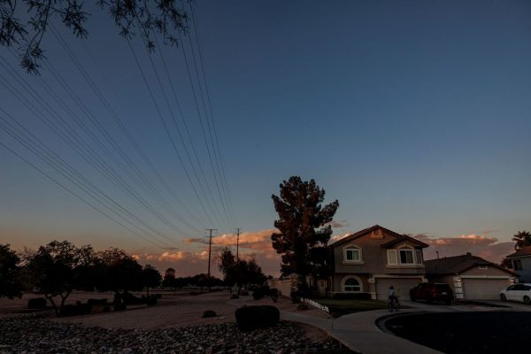 Как стремление Трампа к развитию искусственного интеллекта, цены на энергоносители и недовольные соседи сталкиваются в пустыне Аризоны.