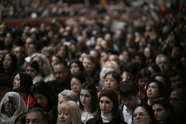 В своем первом рождественском послании Папа Лев осудил палестинцев в Газе, вынужденных укрываться в палатках от «дождя, ветра и холода».