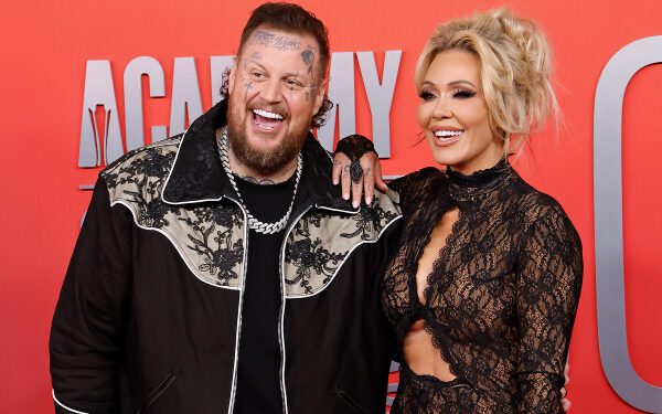 Джелли Ролл и Банни Ксо впервые в жизни идут на выпускной бал благодаря 17-летней дочери: «Она короновала нас королём и королевой»