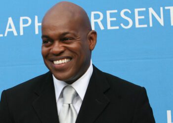 Ликующий Сайкс, прославленный оперный певец, скончался в возрасте 71 года: полиция подтвердила, что его сын находится под стражей. Ликующий Сайкс, прославленный оперный певец, скончался в возрасте 71 года: полиция подтвердила, что его сын находится под стражей.