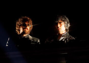 Justice выбрала Amyl и The Sniffers своей любимой новой австралийской группой Justice выбрала Amyl и The Sniffers своей любимой новой австралийской группой