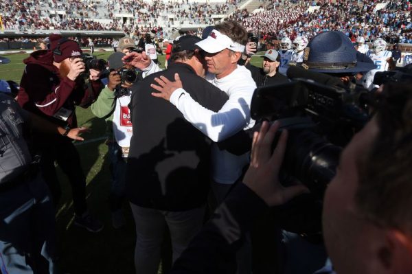 Лэйн Киффин решает покинуть «Оле Мисс», чтобы тренировать LSU