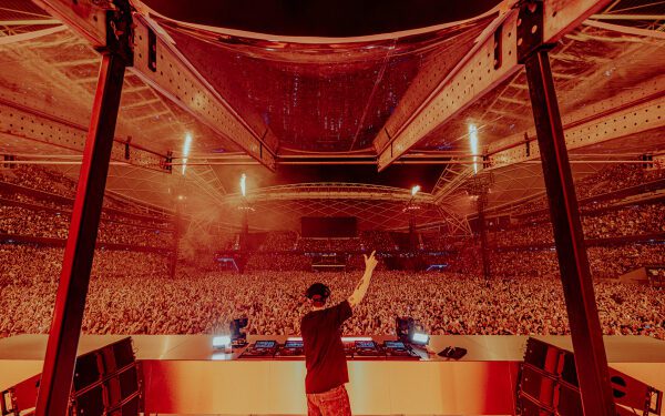 «Невероятно вдохновляюще»: группа Untitled Group размышляет о знаменательном стадионном шоу Dom Dolla.