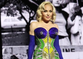 Мадонна критикует президента Трампа за отказ отметить Всемирный день борьбы со СПИДом: «Это немыслимо»