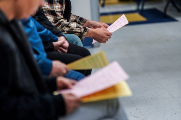 Миллионы республиканцев, участвующих в программе Obamacare, хотят продления расширенных субсидий. Большинство республиканцев с холма не согласны.