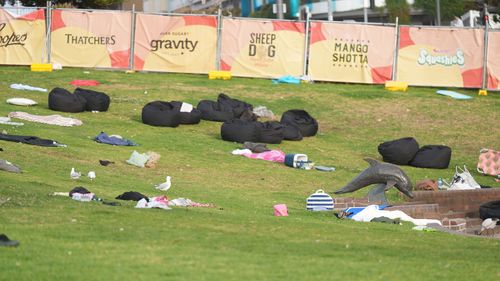 «Чудесным» образом выжил офицер, пострадавший при нападении на пляже Бонди.