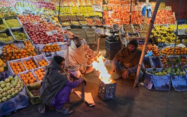 Главный генерал Пакистана призывает Афганистан сделать выбор между связями с Исламабадом и пакистанскими талибами Главный генерал Пакистана призывает Афганистан сделать выбор между связями с Исламабадом и пакистанскими талибами