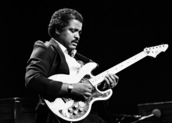 Фил Апчерч, легендарный гитарист, работавший с Майклом Джексоном и Донни Хэтэуэем, умер в возрасте 84 лет