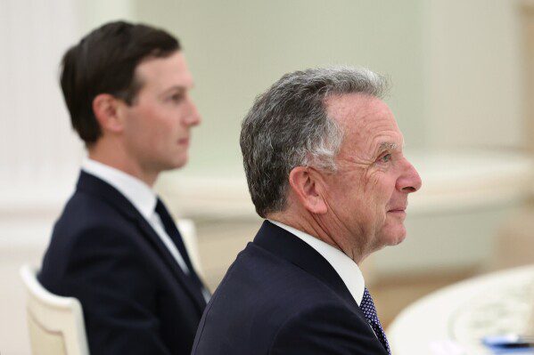 Россия наносит массированный удар по Украине с использованием беспилотников и ракет, пока продолжаются дипломатические переговоры