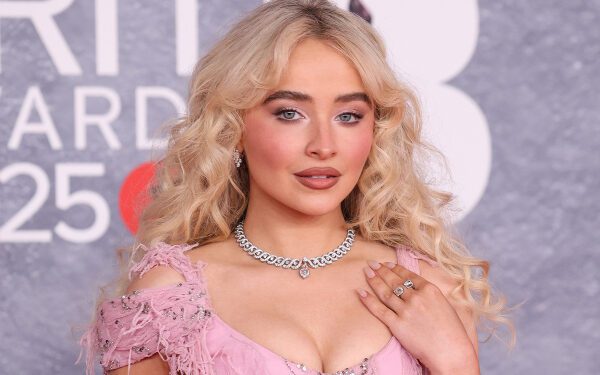 Сабрина Карпентер критикует Белый дом за использование её песни в клипе ICE «Evil & Disgusting» Сабрина Карпентер критикует Белый дом за использование её песни в клипе ICE «Evil & Disgusting»