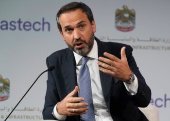 Подпадающий под санкции нефтяной танкер застрял у побережья Черного моря Болгарии после предполагаемого украинского удара