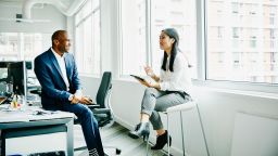 Стоит ли перестать говорить «э-э»? Вот что говорят эксперты.