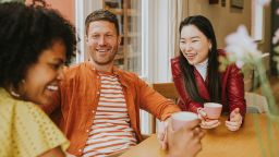 Стоит ли перестать говорить «э-э»? Вот что говорят эксперты.