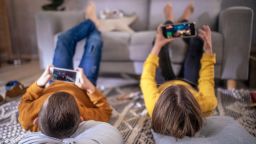 Смартфоны могут представлять опасность для ваших детей