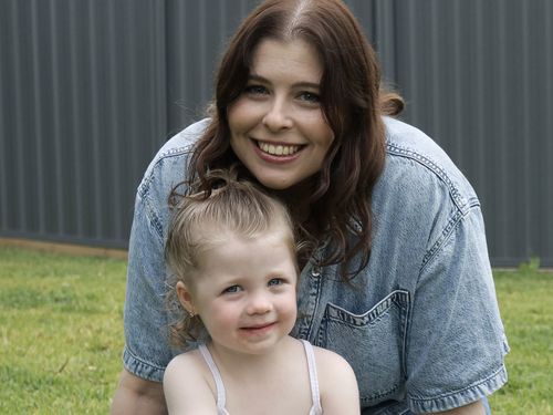 Жительница Сиднея заработала целое состояние на написании книг, о которых ей никогда не разрешают говорить.