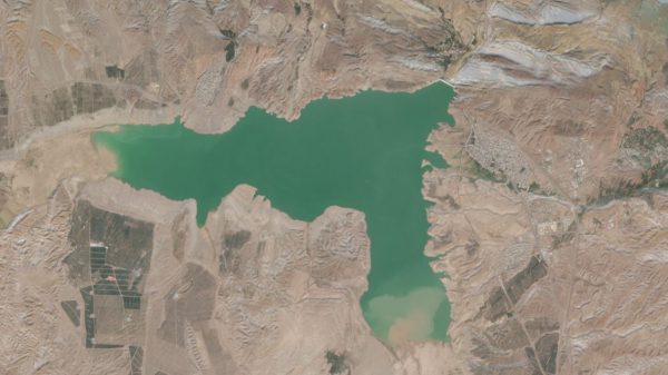 В этой стране, где водный кризис настолько серьезен, что его можно увидеть из космоса, могут пересохнуть краны.