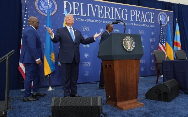 Таиланд наносит авиаудары вдоль границы с Камбоджей из-за возобновления напряженности Таиланд наносит авиаудары вдоль границы с Камбоджей из-за возобновления напряженности