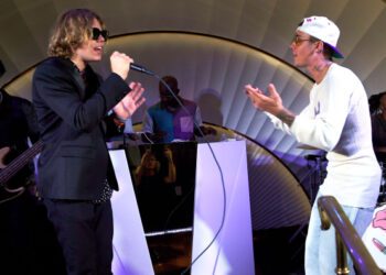 Kid LAROI уточнил, кто написал текст его дуэта с Джастином Бибером «Stay»: «Я написал каждый текст, кроме куплета Джастина».