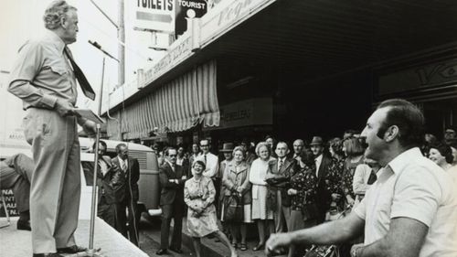 Этот день в истории — 1 декабря: премьер-министр Австралии, объявивший войну половому воспитанию