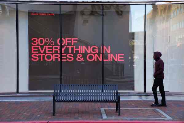 Венесуэльский лидер Мадуро может показаться отчаявшимся. Но его стратегию лояльности против наказания сложно взломать.