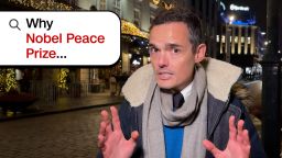 Президент Венесуэлы Мачадо прибыла в Норвегию после того, как ее дочь приняла Нобелевскую премию мира от ее имени.