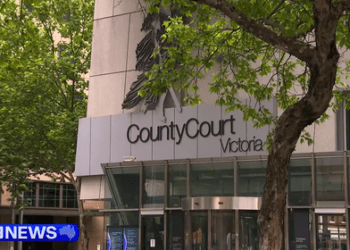 Женщина, изнасилованная сыном известной викторианской пары, выступила с заявлением