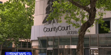 Женщина, изнасилованная сыном известной викторианской пары, выступила с заявлением