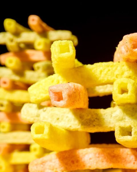 Ваш продуктовый магазин — это ошеломляющее море чрезмерно обработанных продуктов. Вот почему и что с этим делать.