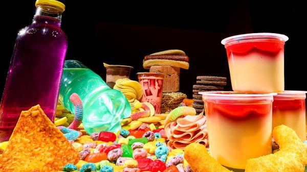 Ваш продуктовый магазин — это ошеломляющее море чрезмерно обработанных продуктов. Вот почему и что с этим делать.