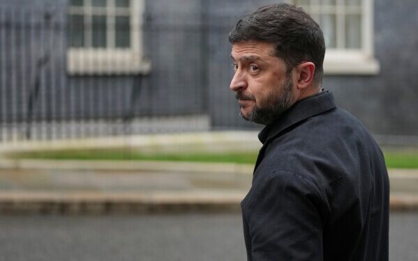 Зеленский подтверждает свой отказ уступить земли России, мобилизуя европейскую поддержку Зеленский подтверждает свой отказ уступить земли России, мобилизуя европейскую поддержку