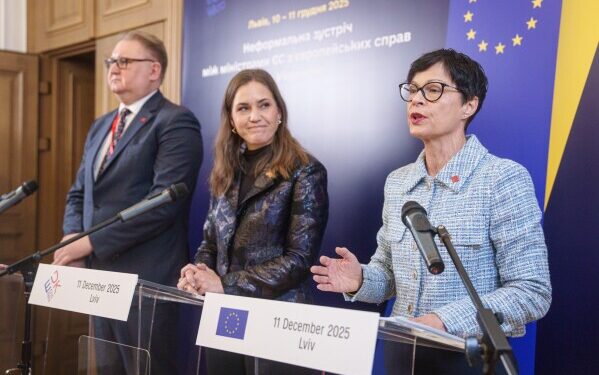 Зеленский заявил, что на мирных переговорах под руководством США обсуждается вопрос о требованиях России в отношении украинской территории. Зеленский заявил, что на мирных переговорах под руководством США обсуждается вопрос о требованиях России в отношении украинской территории.