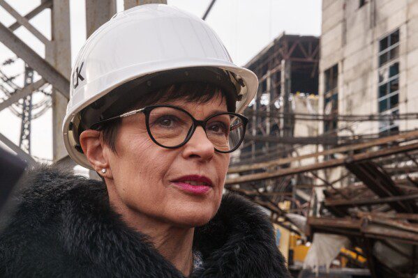 Зеленский заявил, что на мирных переговорах под руководством США обсуждается вопрос о требованиях России в отношении украинской территории.