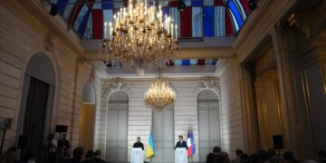 Зеленский заявил, что мирный план США «выглядит лучше» с поправками, но работа продолжается