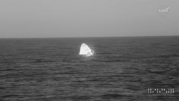 Четыре астронавта вернулись на Землю после того, как проблемы со здоровьем вынудили их досрочно покинуть МКС.