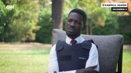 Поп-звезда, стареющий автократ и репрессии: чего ожидать от выборов в Уганде?