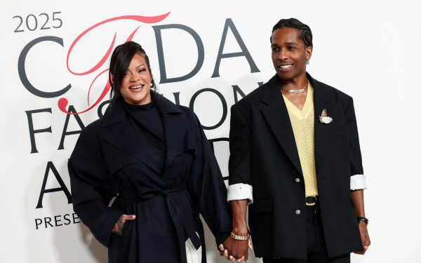 A$AP Rocky прокомментировал конфликт с Дрейком и, судя по всему, похвастался тем, что переманил у него Рианну, в новой песне.