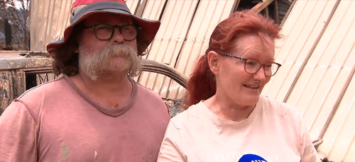 Очередной удар для пострадавших от лесных пожаров населенных пунктов, поскольку пожары в штате Виктория продолжают бушевать.