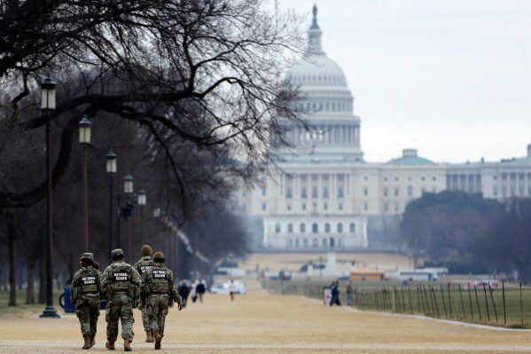 После стрельбы в Миннеаполисе и Портленде, штат Орегон, по всей территории США собрались протестующие против ICE (Иммиграционной и таможенной службы США).