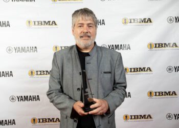 Банджоист Бела Флек отказался от участия в концерте в Кеннеди-центре. Банджоист Бела Флек отказался от участия в концерте в Кеннеди-центре.