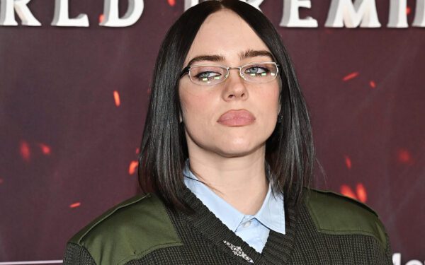 Билли Айлиш резко раскритиковала операцию иммиграционной и таможенной службы в Миннесоте, принимая премию имени Мартина Лютера Кинга за экологическую справедливость: «Мы видим, как похищают наших соседей». Билли Айлиш резко раскритиковала операцию иммиграционной и таможенной службы в Миннесоте, принимая премию имени Мартина Лютера Кинга за экологическую справедливость: «Мы видим, как похищают наших соседей».