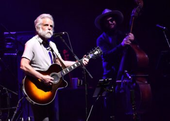 После смерти Боба Вейра в возрасте 78 лет его вспоминали Энди Коэн, Дон Фелдер и другие. После смерти Боба Вейра в возрасте 78 лет его вспоминали Энди Коэн, Дон Фелдер и другие.