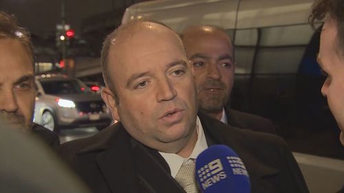 Герой Бонди Ахмед аль-Ахмед встретился с бывшим премьер-министром Кевином Раддом во время поездки в США. Герой Бонди Ахмед аль-Ахмед встретился с бывшим премьер-министром Кевином Раддом во время поездки в США.