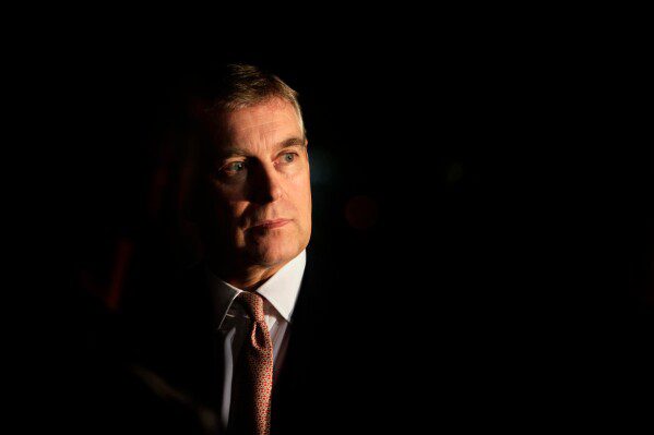 Великобритания ведет переговоры с НАТО о противодействии России и Китаю в Арктике.