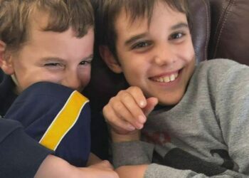 В Перте найдены мертвыми брат и родители, предположительно, в результате двойного убийства-самоубийства.