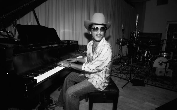 Бруно Марс назначен послом Дня музыкальных магазинов 2026 года.